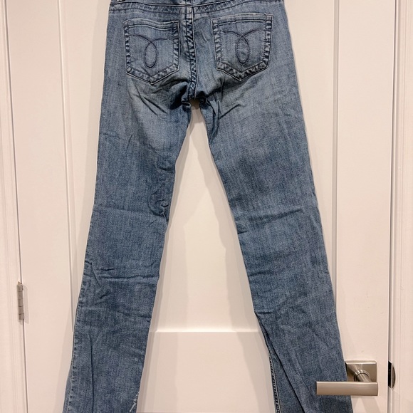 Low rise Roxy jeans, brand distressed, straight leg - Picture 8 of 12